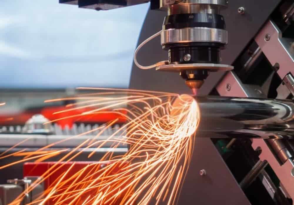Lazer ile kesilmiş karmaşık boru bağlantı parçası
