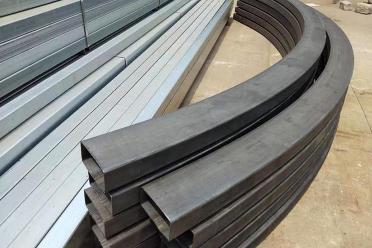 Makine şasesi için bükülmüş NPU profiller